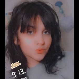 Meet your Posher, Hails